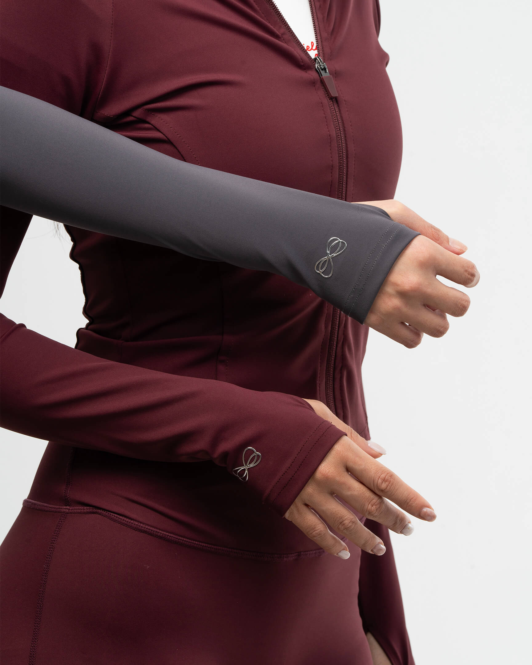 sleeve details Sleeve Details — Outfield Active